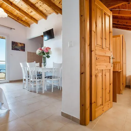 Apartment Studios Evrika *