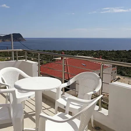 Studios Evrika Apartment Skala Marion